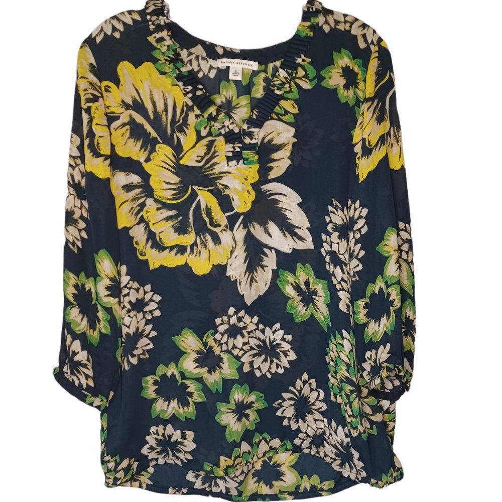 Banana Republic Semi-Sheer Floral Top Size Small